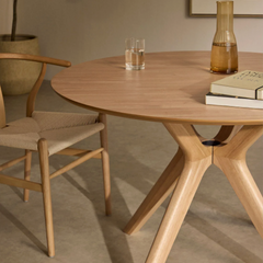 <p>A soft, understated round table for everyday dining</p>